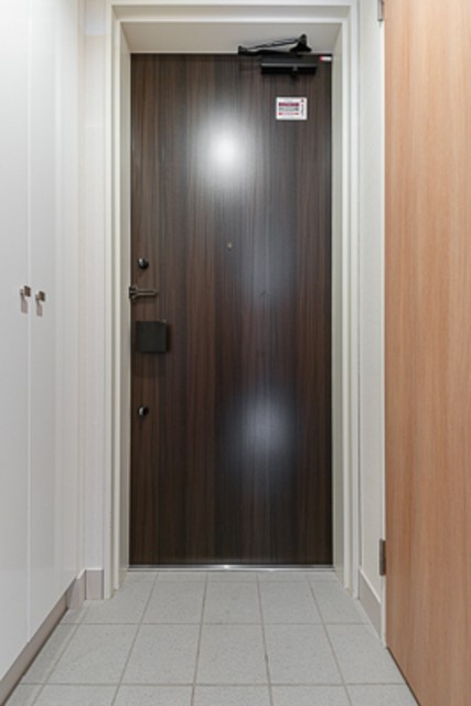 ※写真は同タイプ住戸です。(玄関)