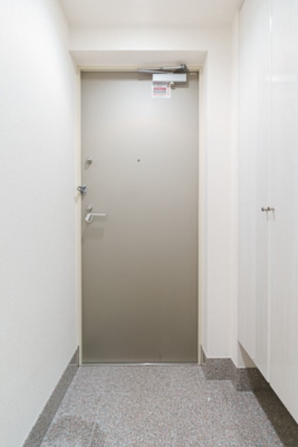 ※写真は同タイプ住戸です。(玄関)