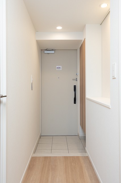 ※写真は同タイプ住戸です。(玄関)