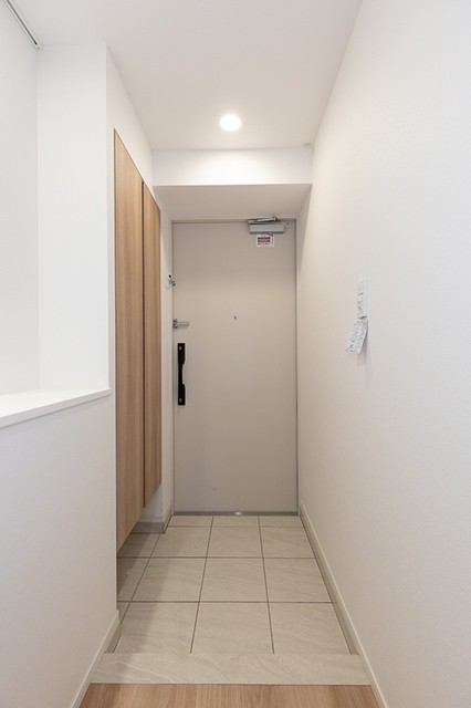 ※写真は同タイプ住戸です。(玄関)