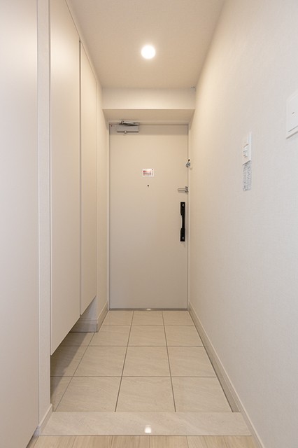 ※写真は同タイプ住戸です。(玄関)