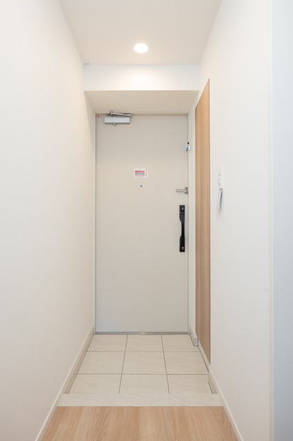 ※写真は同タイプ住戸です。(玄関)