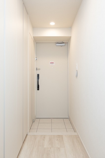 ※写真は同タイプ住戸です。(玄関)