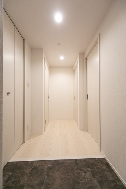 ※写真は同タイプ住戸です。(玄関)