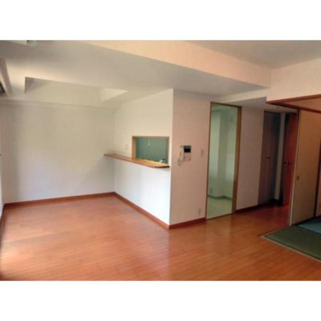※写真は同タイプ住戸です。(居間)