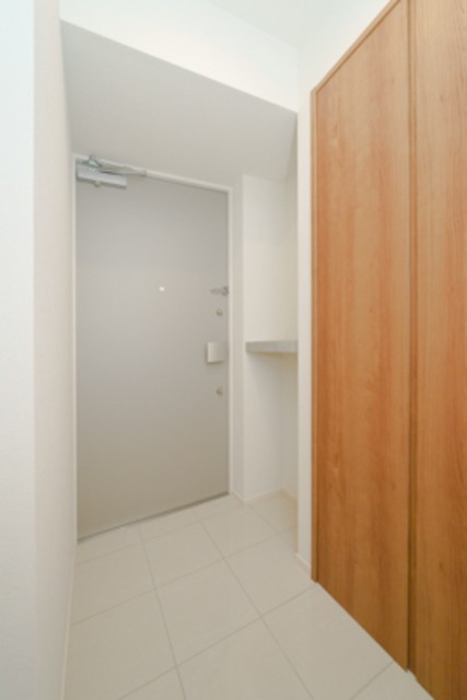 ※写真は同タイプ住戸です。(玄関)