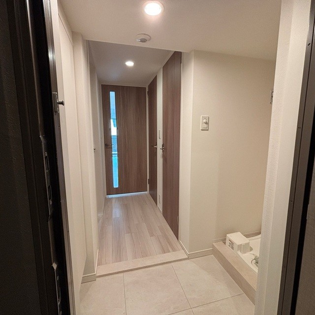 ※写真は同タイプ住戸です。(玄関)