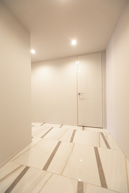 ※写真は同タイプ住戸です。(玄関)