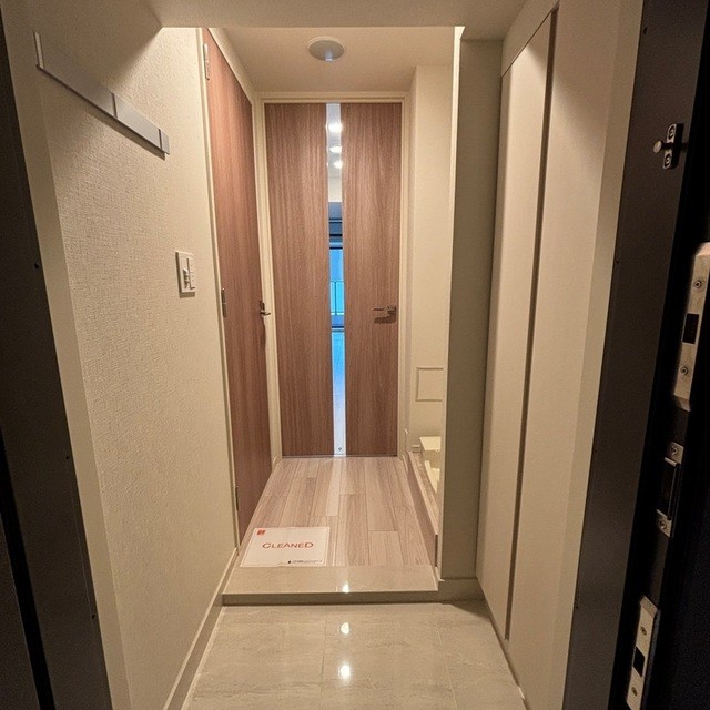 ※写真は同タイプ住戸です。(玄関)