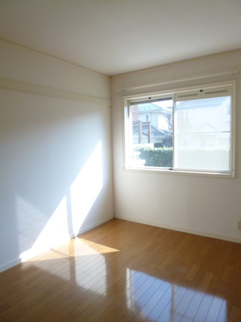 ６．５帖洋室(居間)