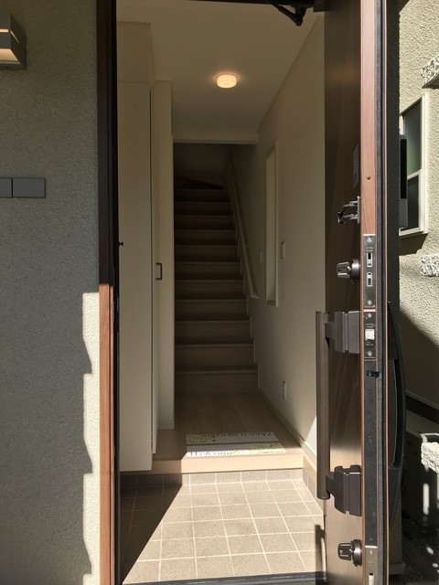 (玄関)
