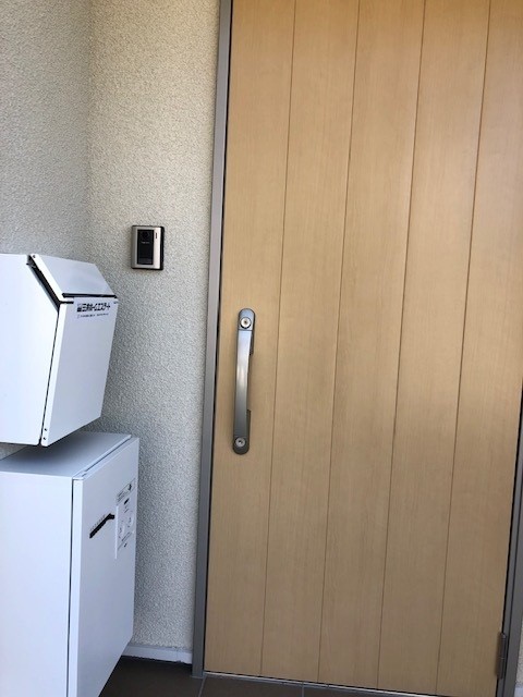 (玄関)