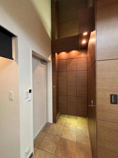 ※写真は同タイプ住戸です。(玄関)