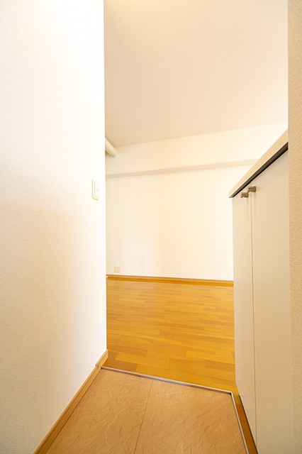 ※写真は同タイプ住戸です。(玄関)