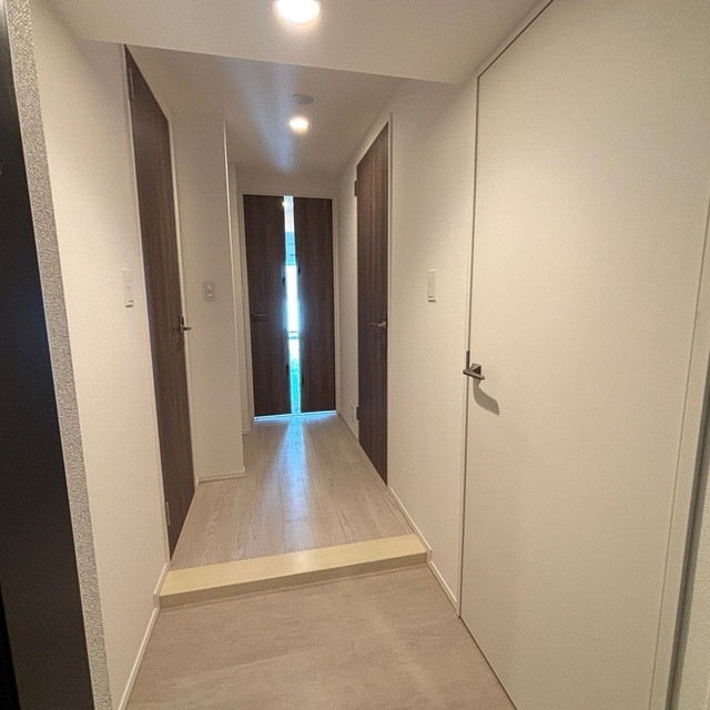 ※写真は同タイプ住戸です。(玄関)