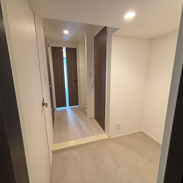 ※写真は同タイプ住戸です。(玄関)