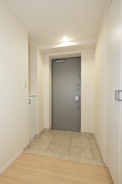 ※写真は同タイプ住戸です。(玄関)