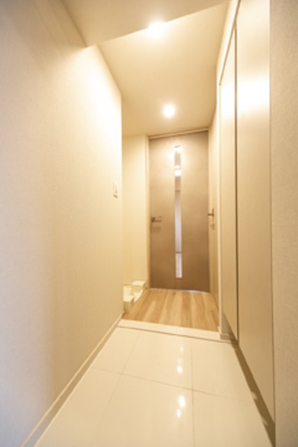 ※写真は同タイプ住戸です。(玄関)