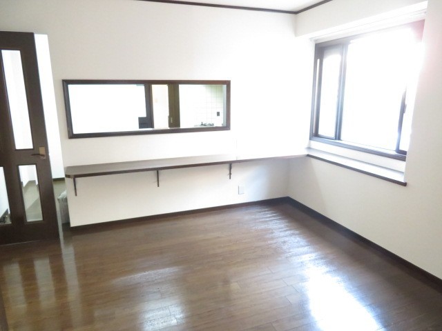 (居間)