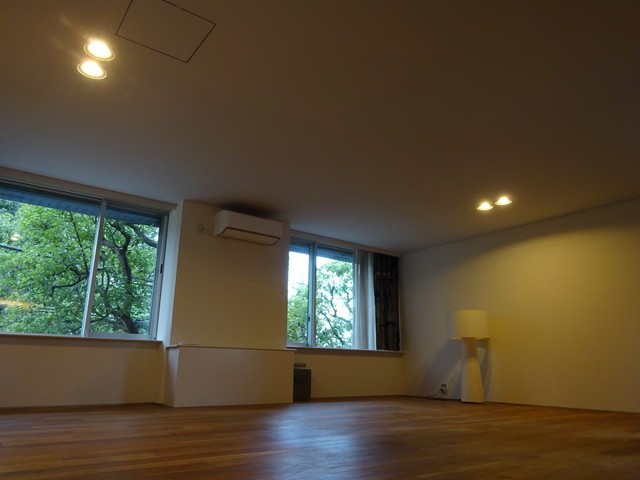 (居間)