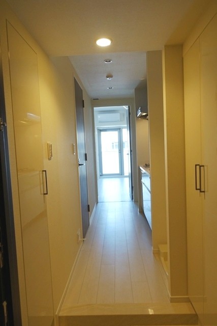 ※写真は同タイプ住戸です。(玄関)