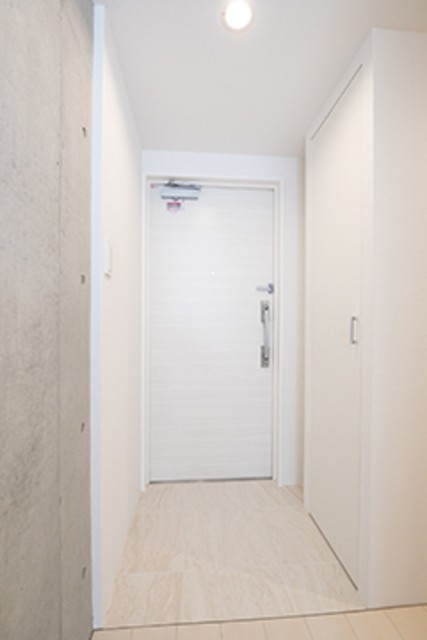 ※写真は同タイプ住戸です。(玄関)