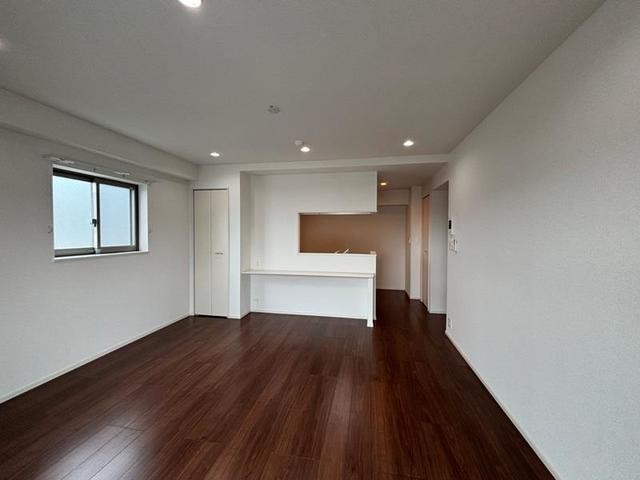 ※写真は同タイプ住戸です。(居間)