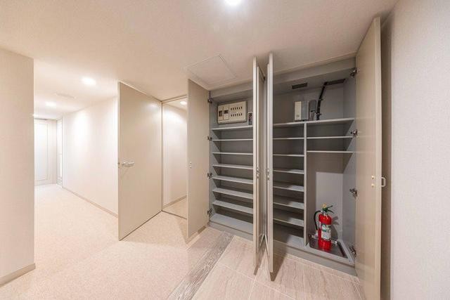 ※写真は同タイプ住戸です。(玄関)