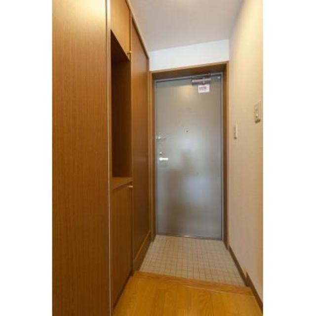 ※写真は同タイプ住戸です。(玄関)