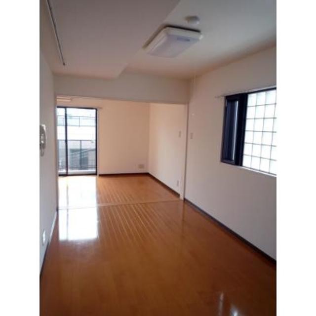 ※写真は同タイプ住戸です。(居間)
