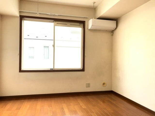 (居間)