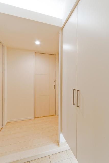 ※写真は同タイプ住戸です。(玄関)