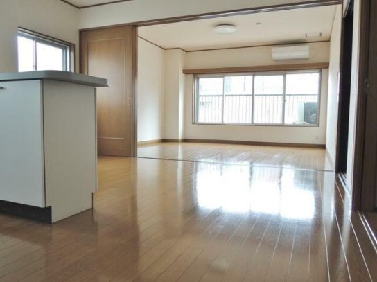 (居間)