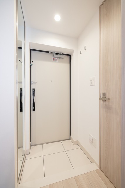 ※写真は同タイプ住戸です。(玄関)