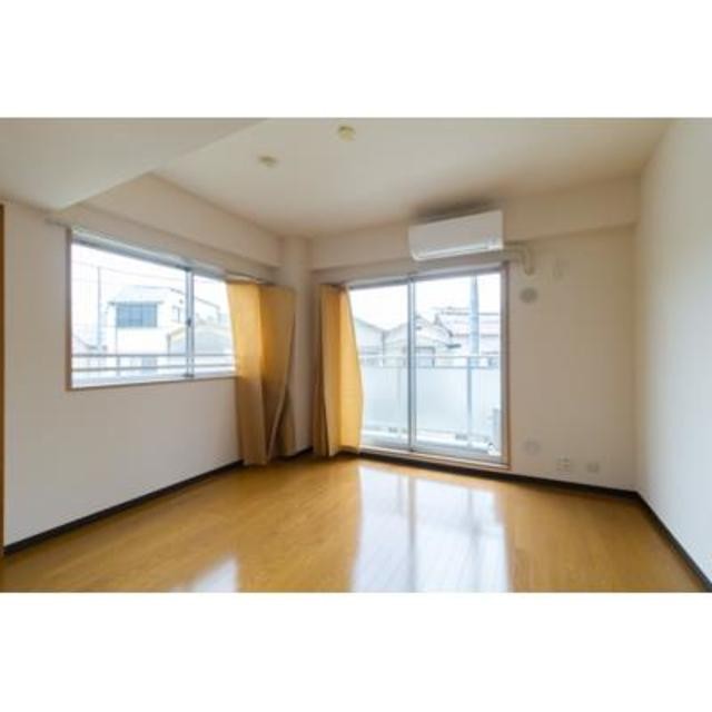 ※写真は同タイプ住戸です。(居間)