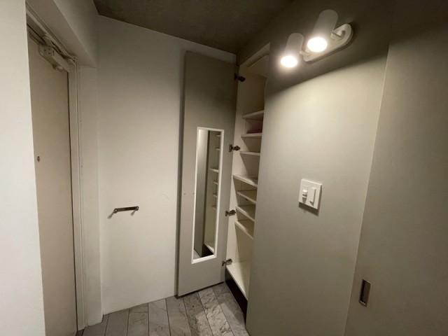 (玄関)