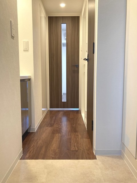 ※写真は同タイプ住戸です。(玄関)