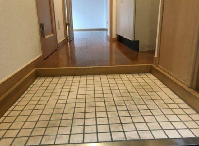(玄関)