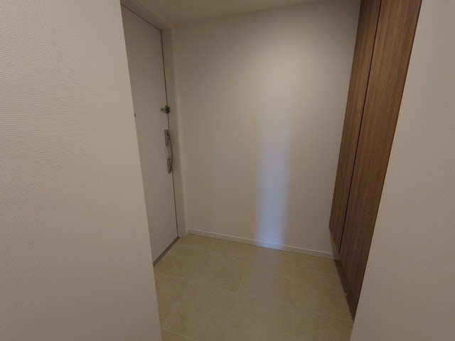 ※写真は同タイプ住戸です。(玄関)
