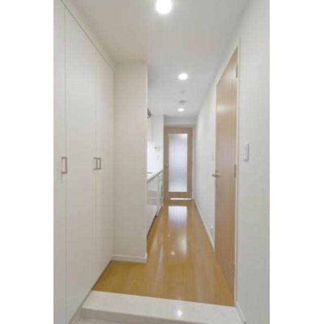 ※写真は同タイプ住戸です。(玄関)