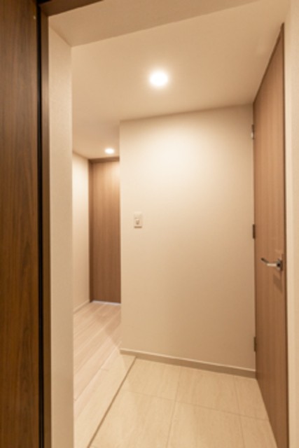 ※写真は同タイプ住戸です。(玄関)