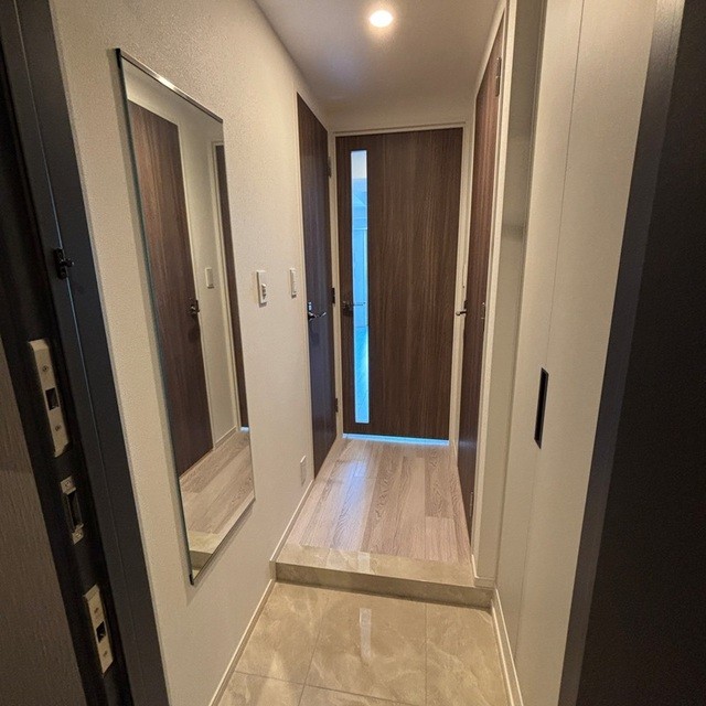 ※写真は同タイプ住戸です。(玄関)