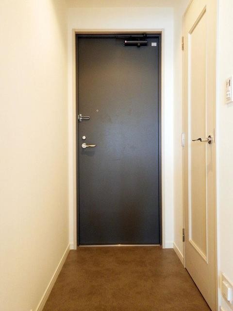 ※写真は同タイプ住戸です。(玄関)