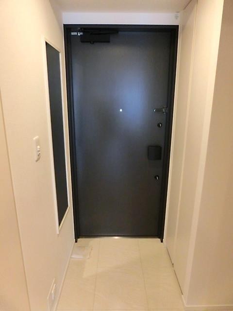 ※写真は同タイプ住戸です。(玄関)