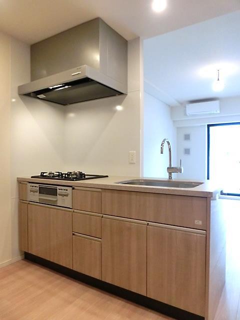 ※写真は同タイプ住戸です。(キッチン)