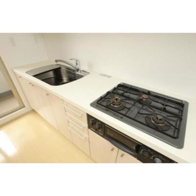 ※写真は同タイプ住戸です。(キッチン)
