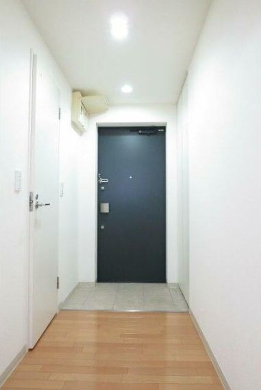 (玄関)