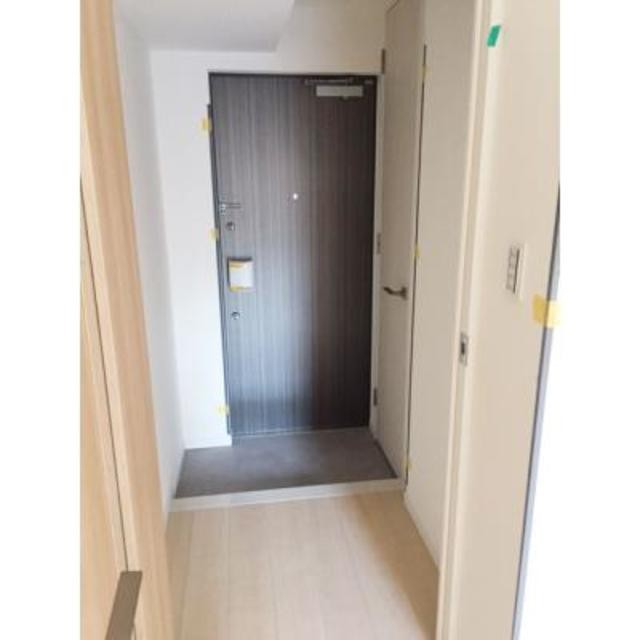 ※写真は同タイプ住戸です。(玄関)