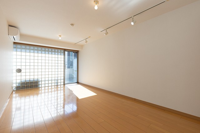 ※写真は同タイプ住戸です。(居間)