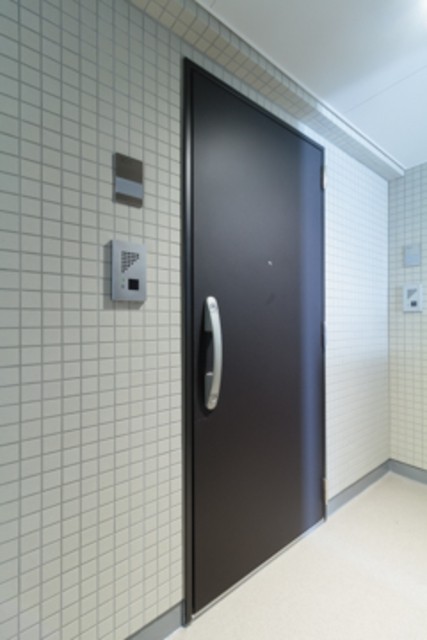 ※写真は同タイプ住戸です。(玄関)